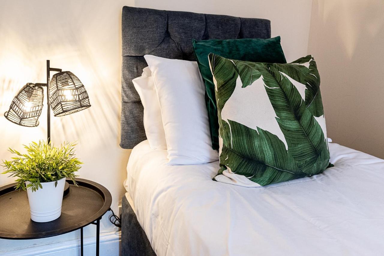 2 Bed, Up To 6 Guests Near Chester City Centre Eksteriør billede